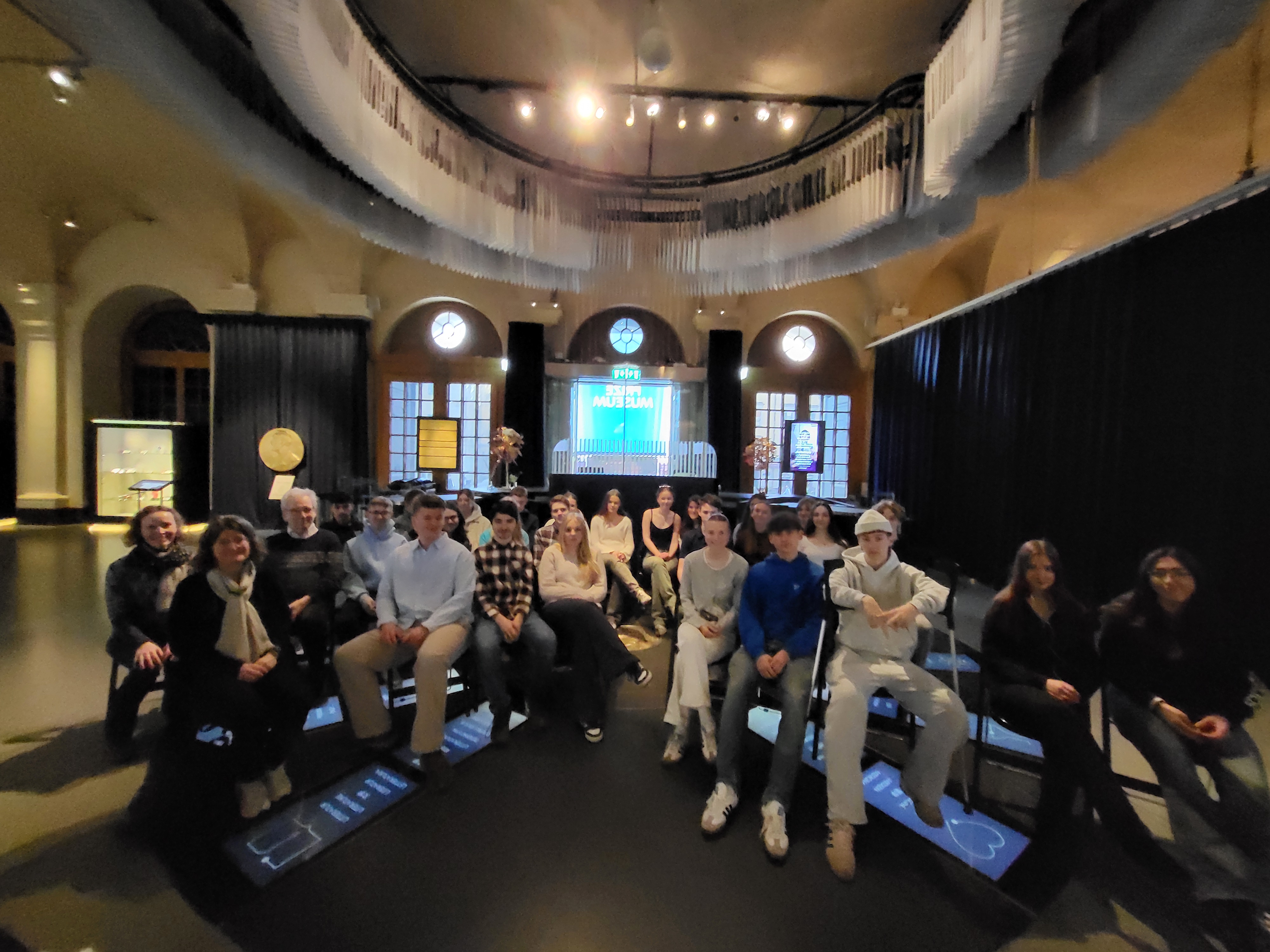 gallery4