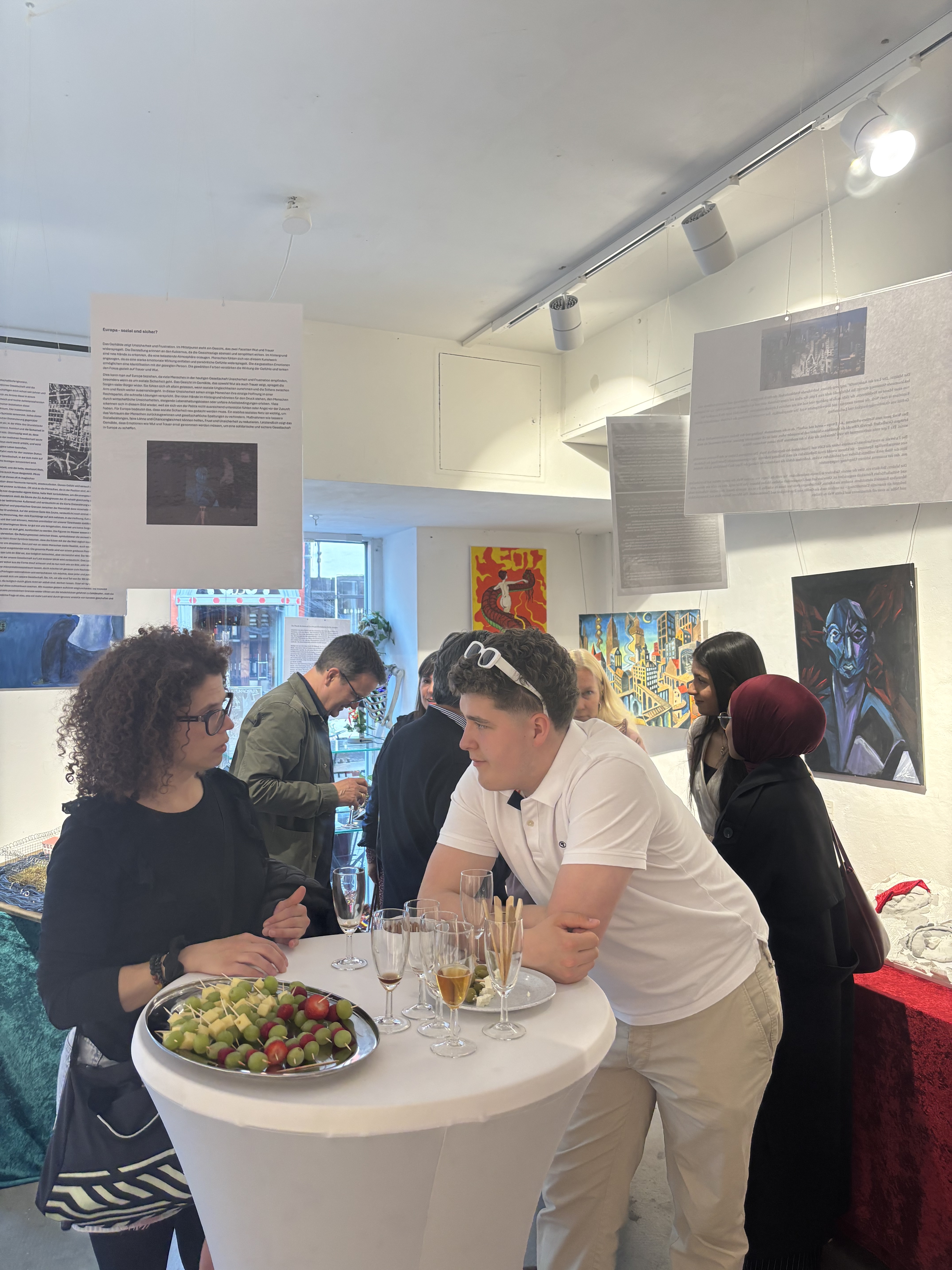 gallery4
